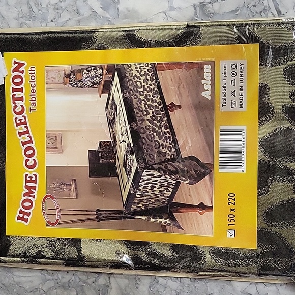 Tablecloth - Picture 4 of 6